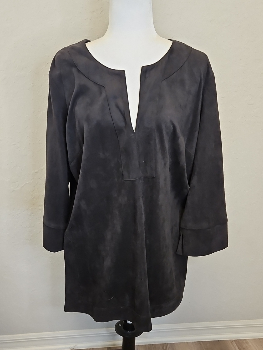 Gretchen Scott NWT Split Neck Faux Suede Tunic Black Goddess, Size 16 XXL